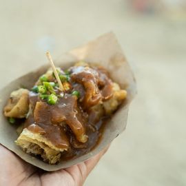 Lumpiang Pincuk, a Unique Snack at Sanur Beach
