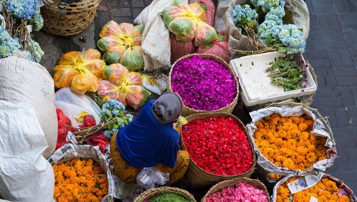 Indonesian Red Cross Step In to Prevent Corona Virus Transmission in Sanglah Traditional Market