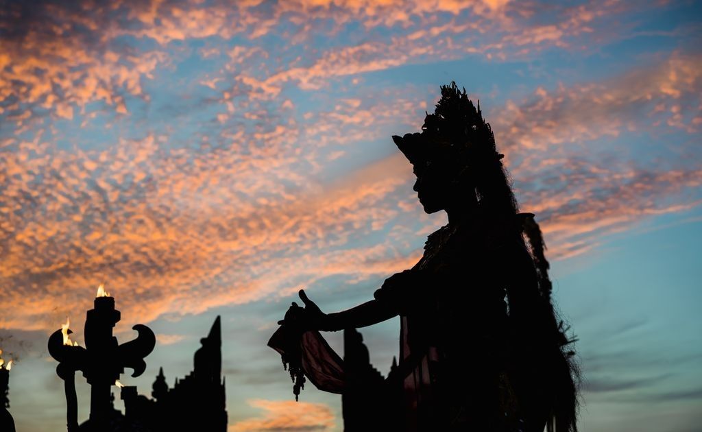 Visitbali - Enjoy The Indonesian Aesthetic Wealth At The Devdan Show