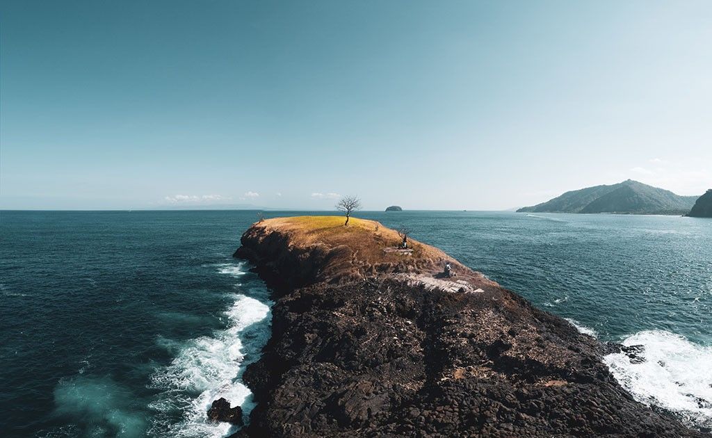 Relishing The Beautiful Sunrise At Bukit Asah Bugbug Visitbali