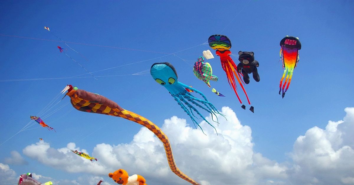 Visitbali Sri Tanjung Kites Fly Beautifully In Denpasar Sky