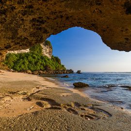 Enjoy Suluban Beach from a Hidden Cave near Uluwatu