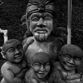 Story Behind the Big Baby Statue at Simpang Tiga Jalan Raya Sakah, Sukawati, Gianyar