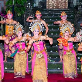 Janger Pegok Dance, An Amazing Collective Performance