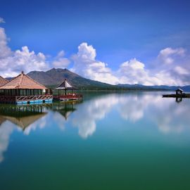Enjoy the Beauty of Lake Batur on the Slopes of Mount Batur