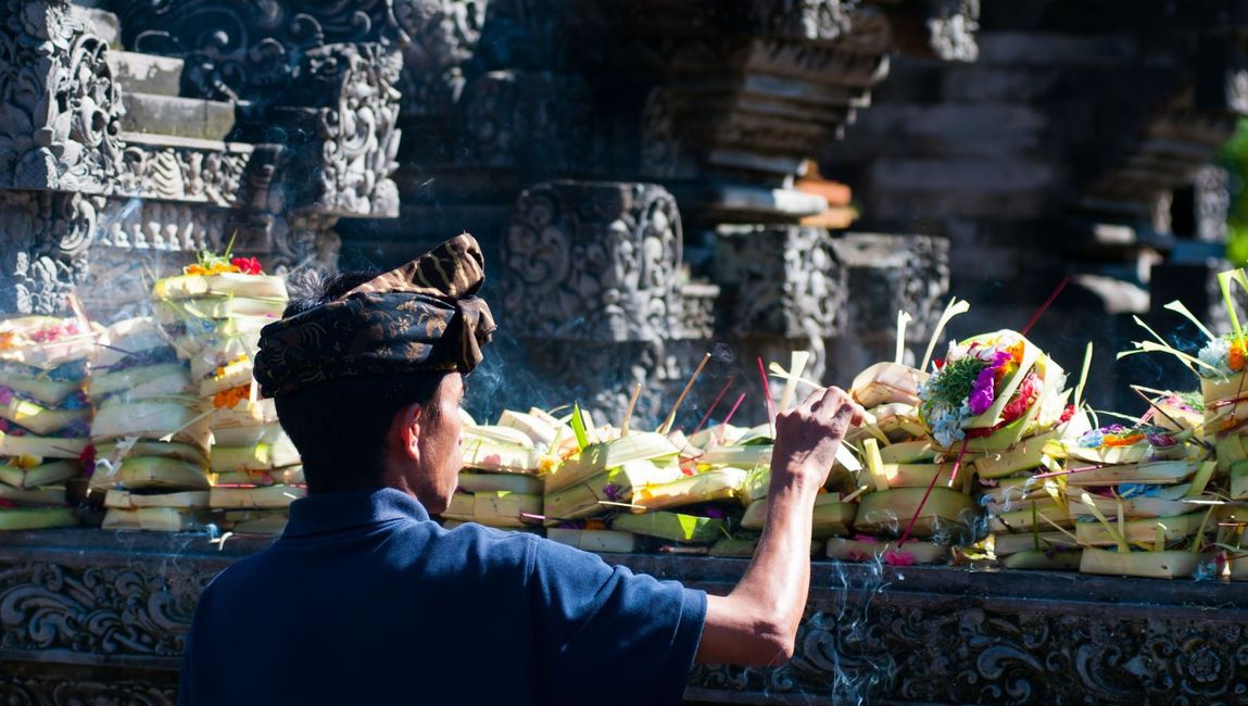 Holy Shivaratri Day: Balinese Hindus Strive in Self-awareness