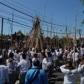  Mekotek, a Unique Hereditary Tradition in Bali