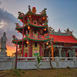 Discover Your Luck In The Historical Temple of Ling Gwan Kiong